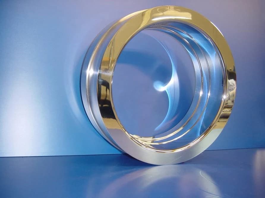 Polished ring-shaped component with a mirror finish
